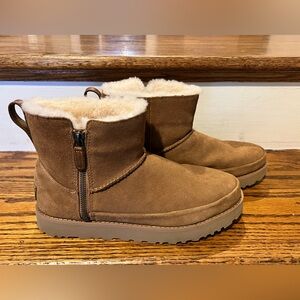 UGG Classic Zip Mini Chestnut /Cream Plush Lined Boots Size 8